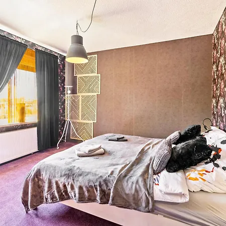 Atelier Apartment *
